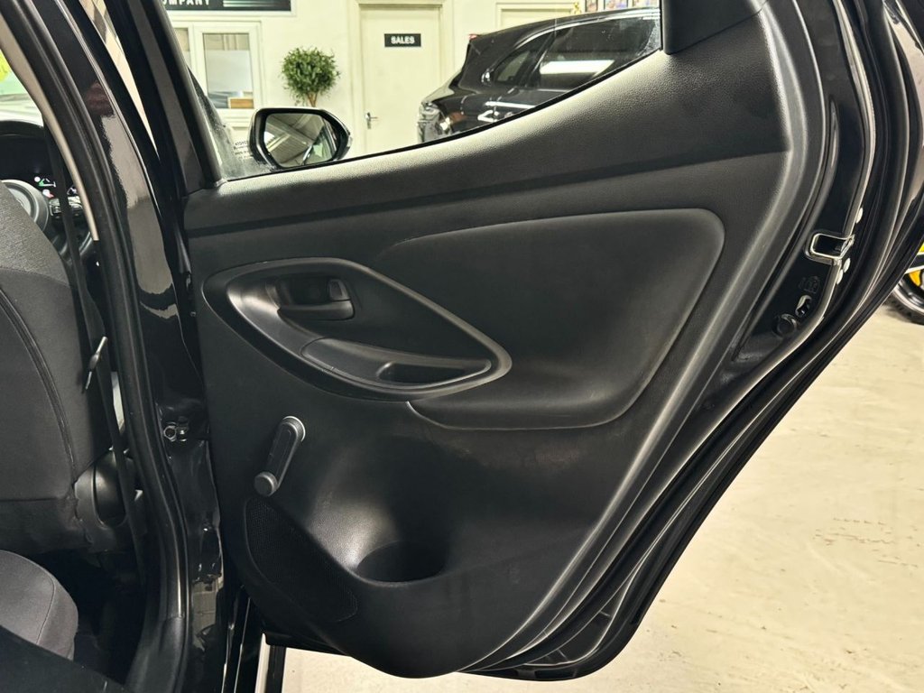 USED 2021 21 TOYOTA YARIS 1.5 ICON FHEV 5d 114 BHP REVERSE CAMERA+APPLE CAR PLAY