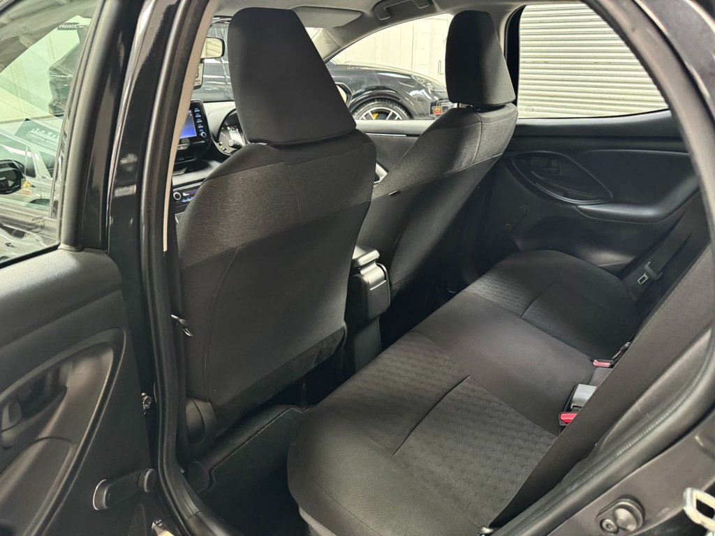 USED 2021 21 TOYOTA YARIS 1.5 ICON FHEV 5d 114 BHP REVERSE CAMERA+APPLE CAR PLAY