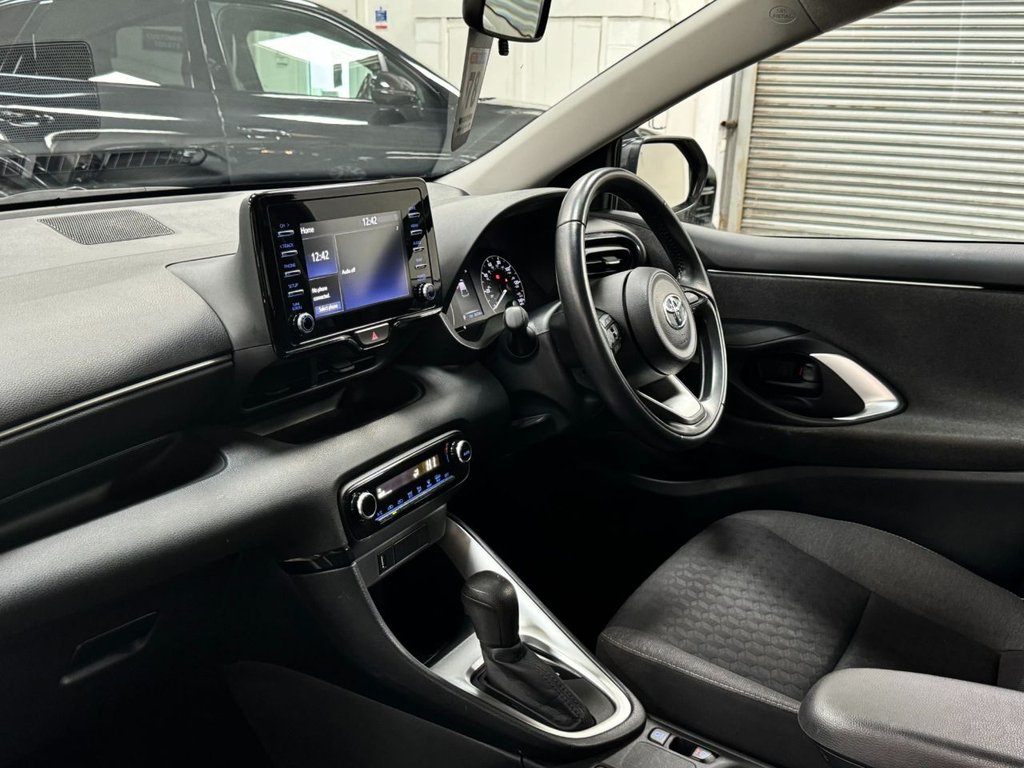 USED 2021 21 TOYOTA YARIS 1.5 ICON FHEV 5d 114 BHP REVERSE CAMERA+APPLE CAR PLAY