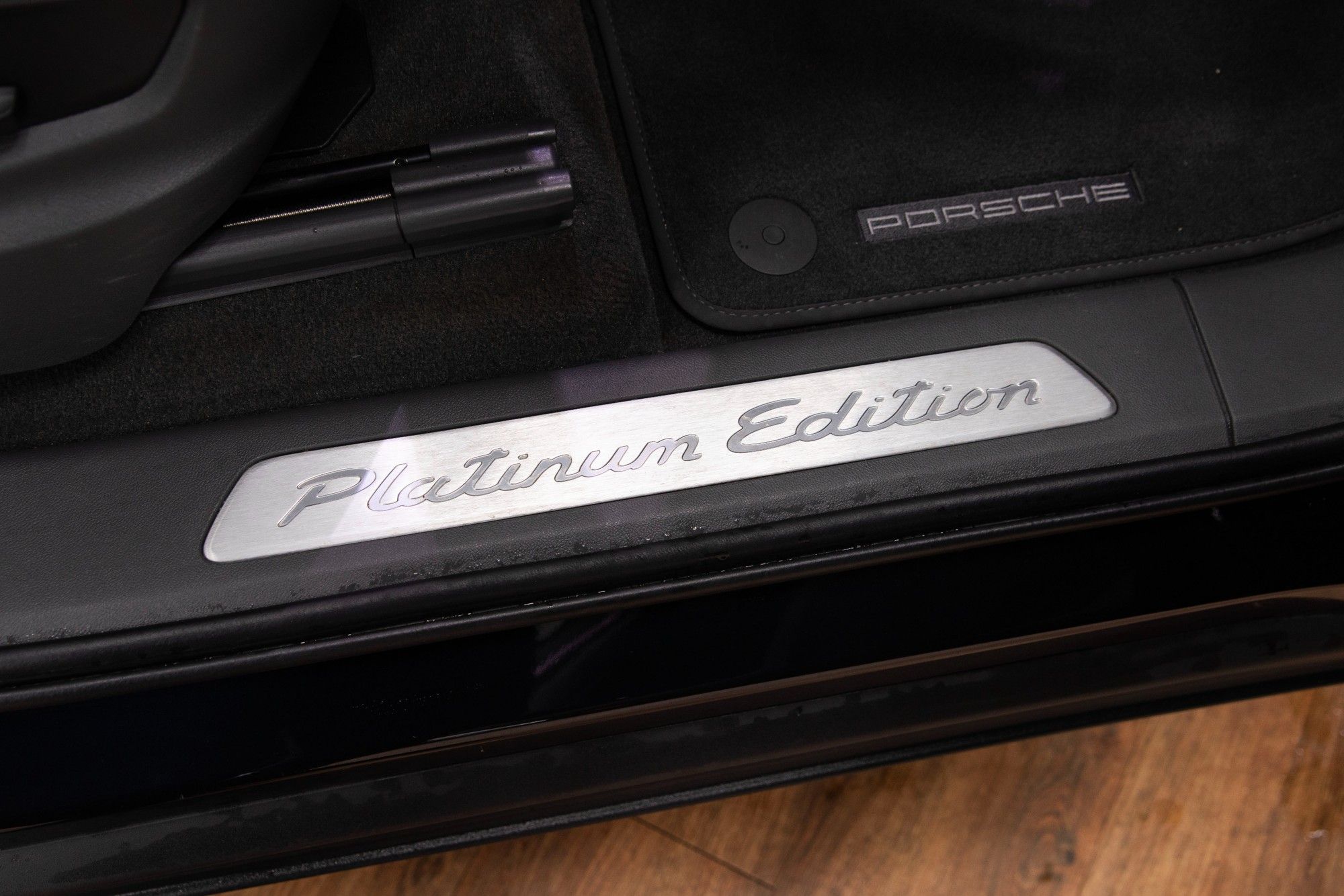 USED 2022 22 PORSCHE CAYENNE 3.0 V6 PLATINUM EDITION  
