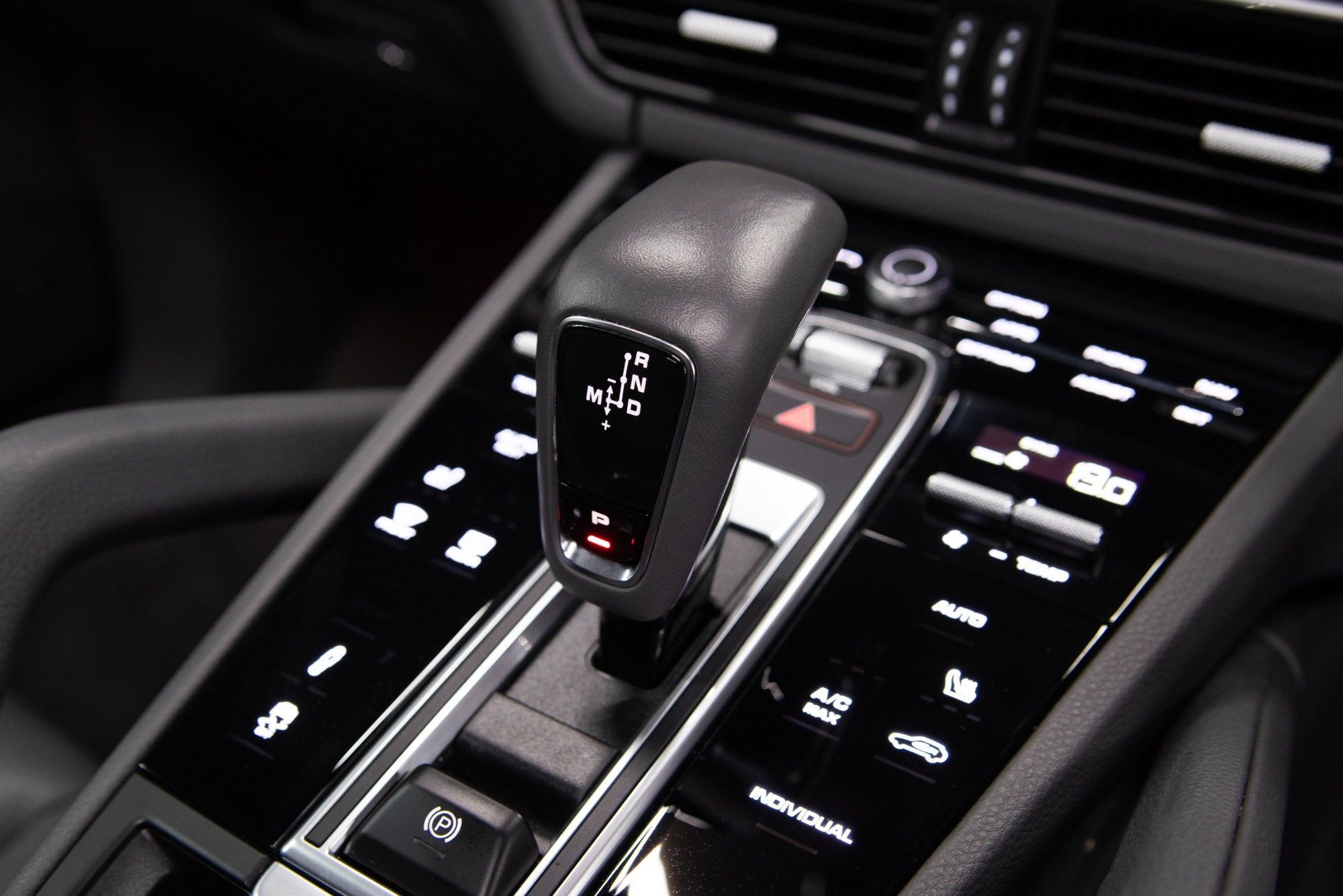 USED 2022 22 PORSCHE CAYENNE 3.0 V6 PLATINUM EDITION  