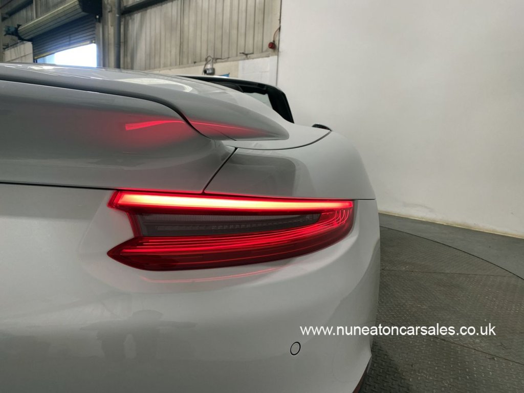 USED 2016 16 PORSCHE 911 3.8 TURBO PDK 2d 532 BHP LOW MILES