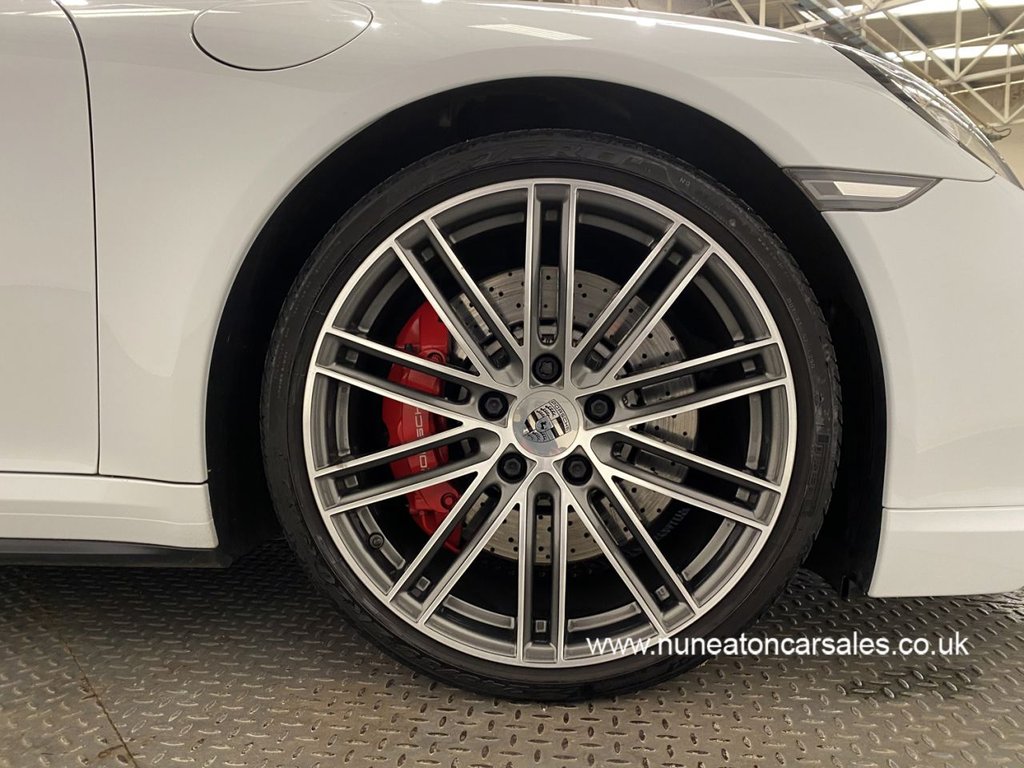 USED 2016 16 PORSCHE 911 3.8 TURBO PDK 2d 532 BHP LOW MILES