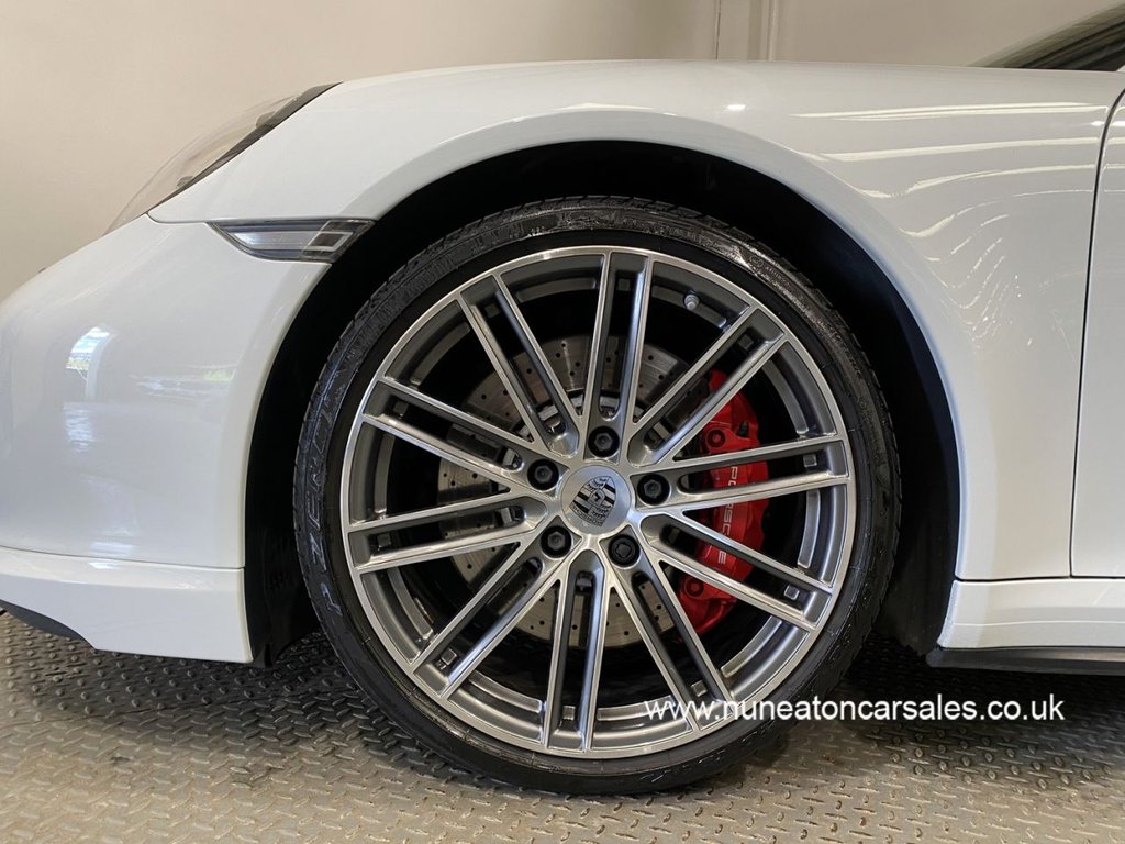 USED 2016 16 PORSCHE 911 3.8 TURBO PDK 2d 532 BHP LOW MILES