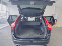 USED 2015 15 VOLVO XC60 2.0 D4 R-DESIGN NAV 5d 178 BHP SATNAV HEATED SEATS BLUETOOTH