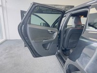 USED 2015 15 VOLVO XC60 2.0 D4 R-DESIGN NAV 5d 178 BHP SATNAV HEATED SEATS BLUETOOTH