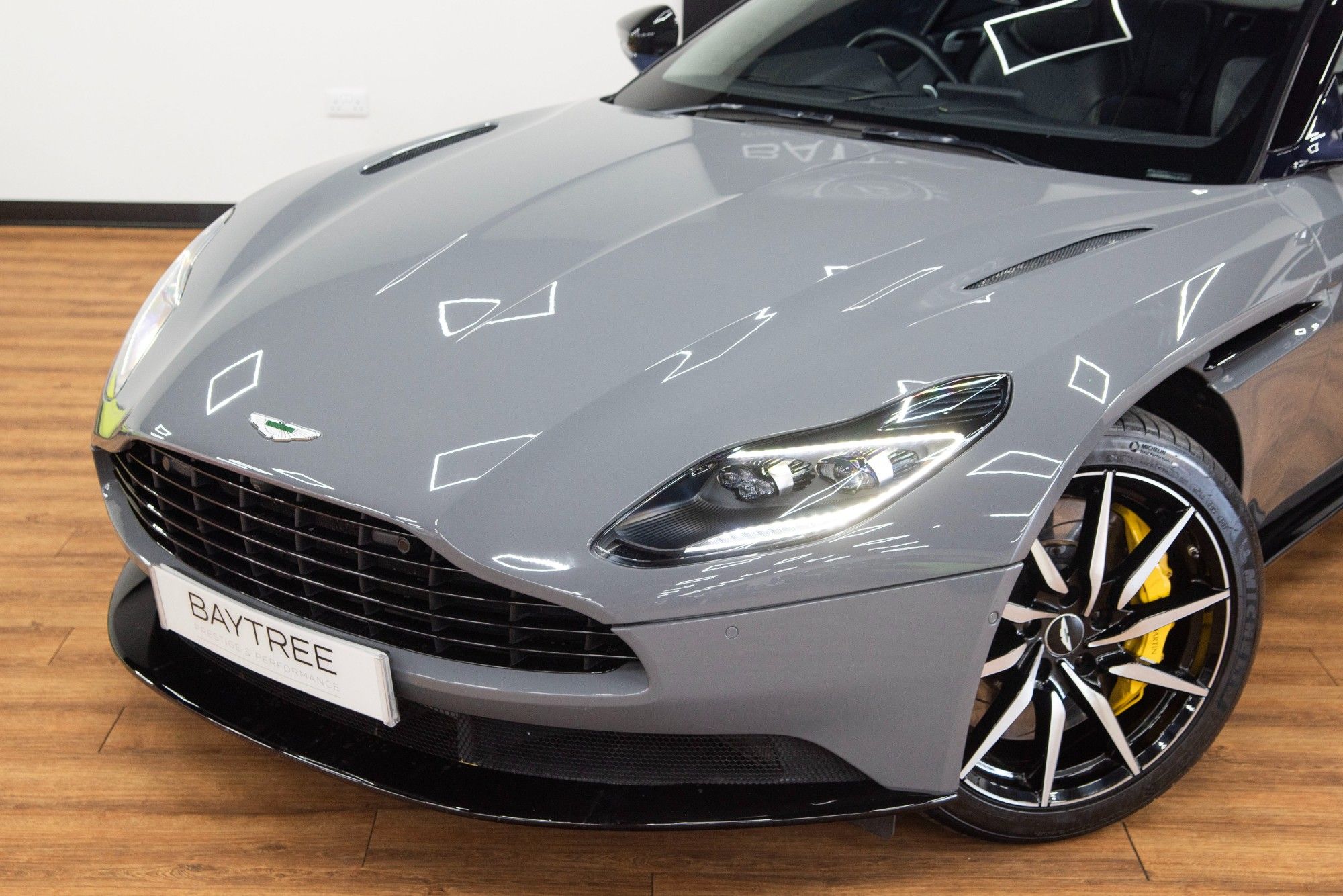 USED 2019 19 ASTON MARTIN DB11 4.0 V8 