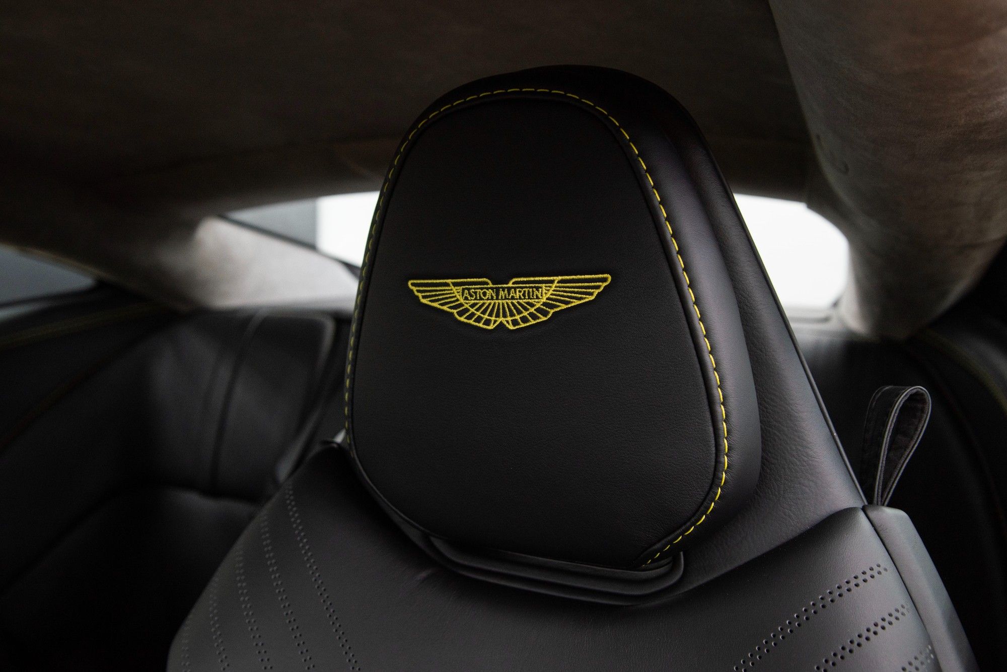 USED 2019 19 ASTON MARTIN DB11 4.0 V8 