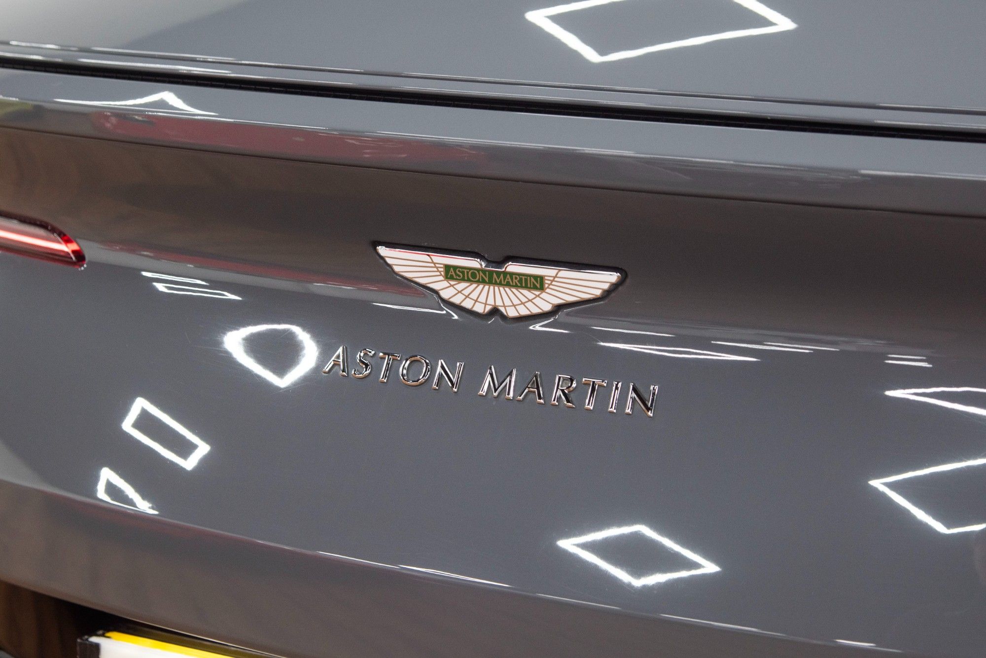 USED 2019 19 ASTON MARTIN DB11 4.0 V8 