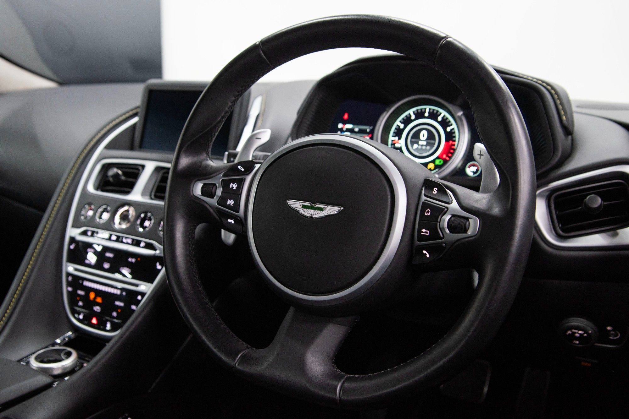 USED 2019 19 ASTON MARTIN DB11 4.0 V8 