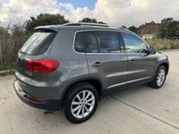 USED 2012 62 VOLKSWAGEN TIGUAN 2.0 SE TDI BLUEMOTION TECHNOLOGY 4MOTION 5d 138 BHP FSH 2 KEYS SAT NAV R/CAMERA