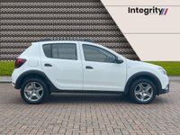 USED 2017 17 DACIA SANDERO STEPWAY 0.9 LAUREATE TCE 5d 90 BHP Sat Nav | Rear Sensors