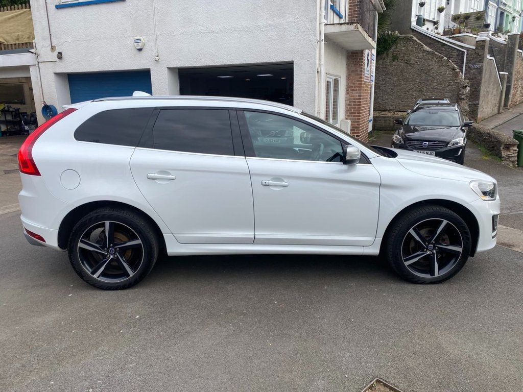 USED 2014 63 VOLVO XC60 2.4 D5 R-DESIGN LUX NAV AWD 5d 212 BHP DAB SAT NAV WINTER AND FAMILY PACK