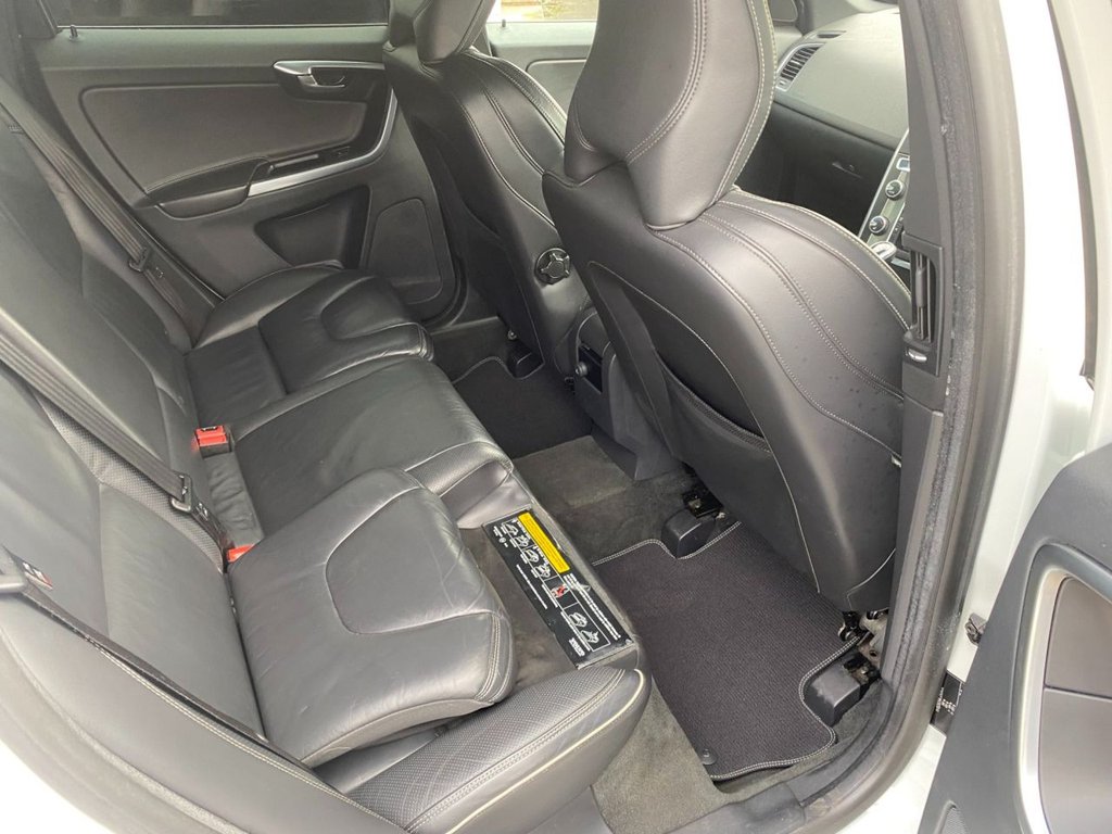 USED 2014 63 VOLVO XC60 2.4 D5 R-DESIGN LUX NAV AWD 5d 212 BHP DAB SAT NAV WINTER AND FAMILY PACK