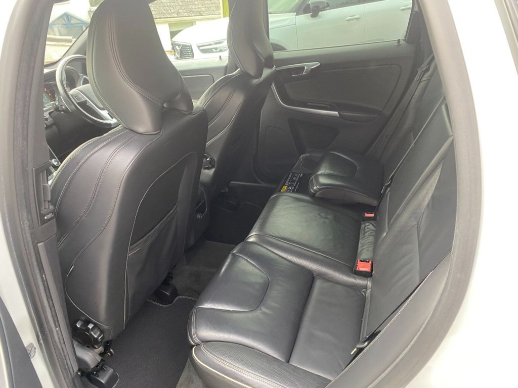 USED 2014 63 VOLVO XC60 2.4 D5 R-DESIGN LUX NAV AWD 5d 212 BHP DAB SAT NAV WINTER AND FAMILY PACK