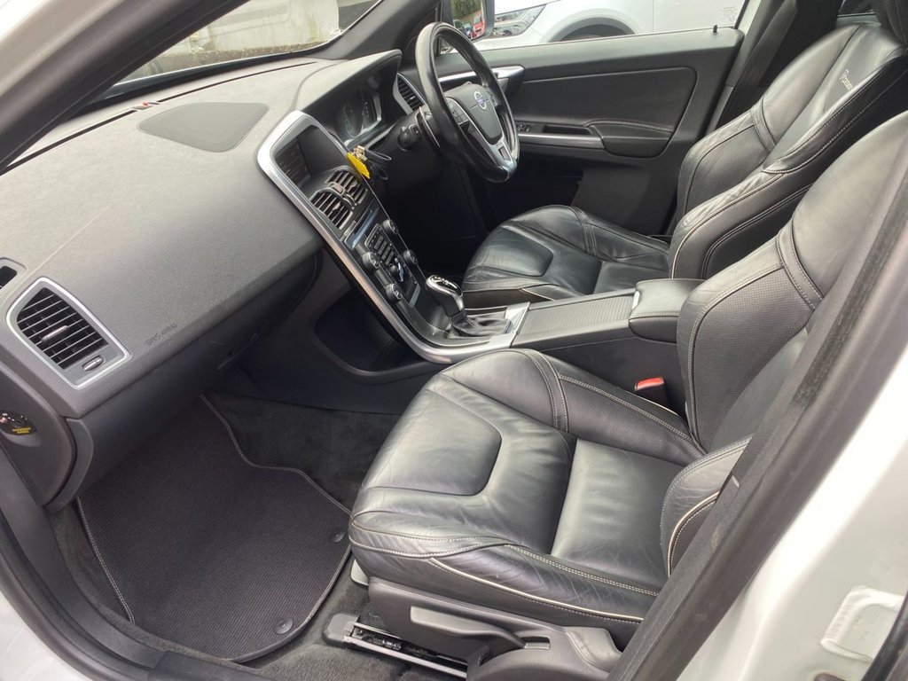 USED 2014 63 VOLVO XC60 2.4 D5 R-DESIGN LUX NAV AWD 5d 212 BHP DAB SAT NAV WINTER AND FAMILY PACK