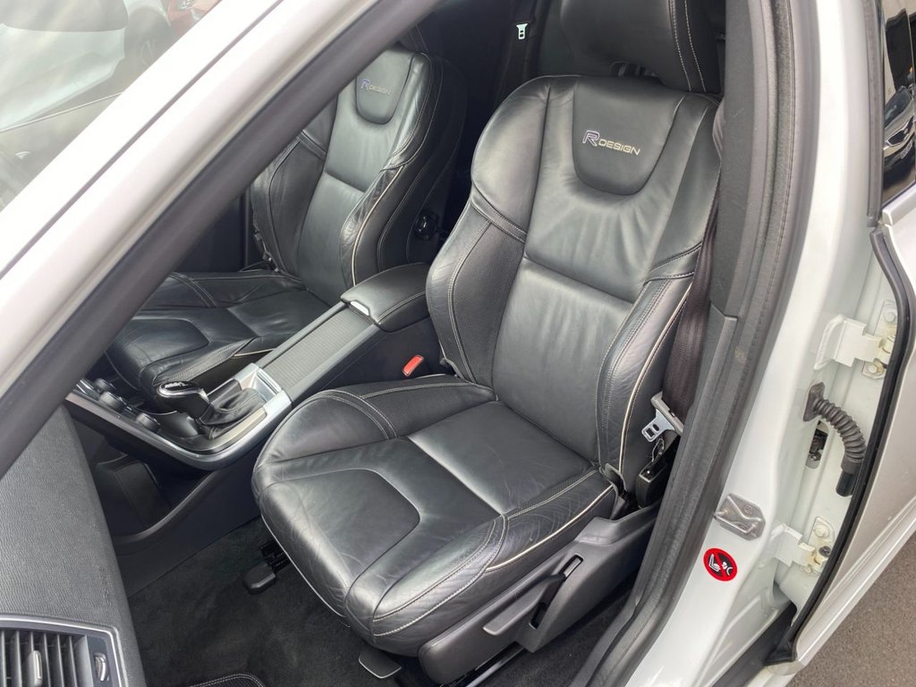 USED 2014 63 VOLVO XC60 2.4 D5 R-DESIGN LUX NAV AWD 5d 212 BHP DAB SAT NAV WINTER AND FAMILY PACK