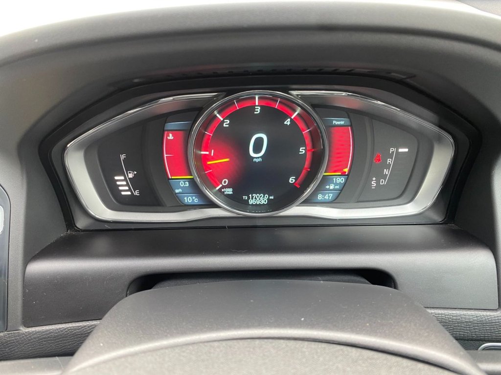 USED 2014 63 VOLVO XC60 2.4 D5 R-DESIGN LUX NAV AWD 5d 212 BHP DAB SAT NAV WINTER AND FAMILY PACK