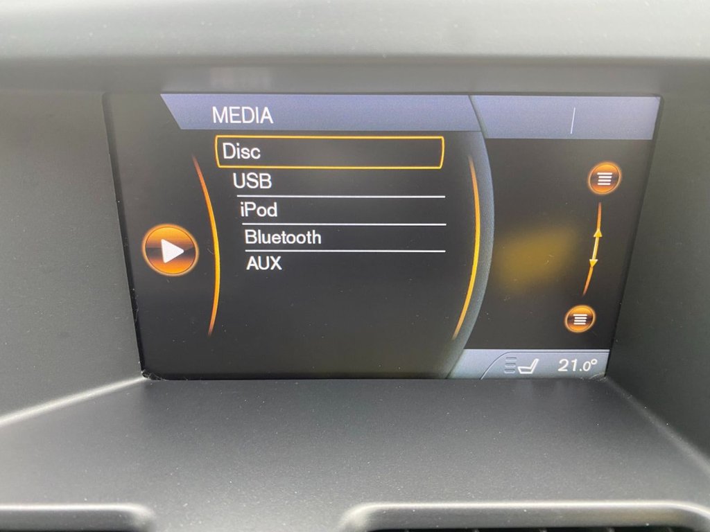USED 2014 63 VOLVO XC60 2.4 D5 R-DESIGN LUX NAV AWD 5d 212 BHP DAB SAT NAV WINTER AND FAMILY PACK