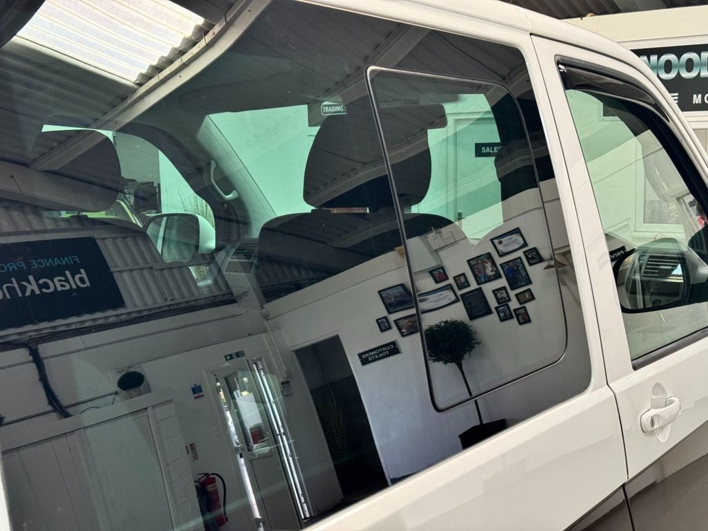 USED 2015 15 VOLKSWAGEN TRANSPORTER 2l d 138 BHP Window Van