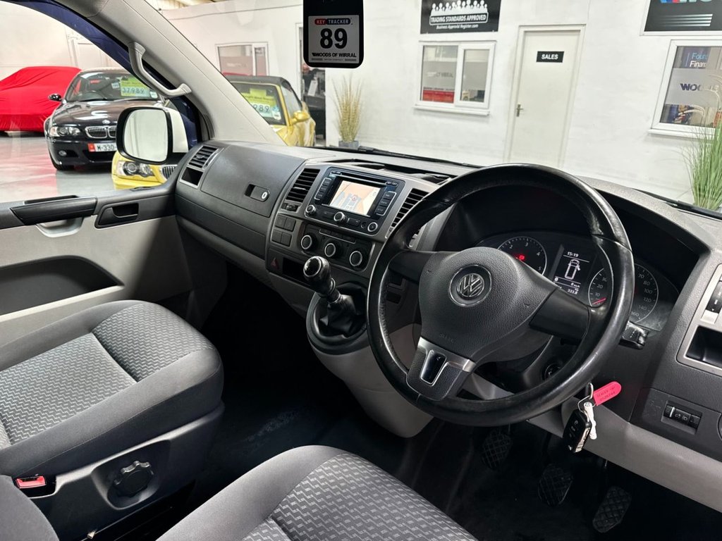 USED 2015 15 VOLKSWAGEN TRANSPORTER 2l d 138 BHP Window Van