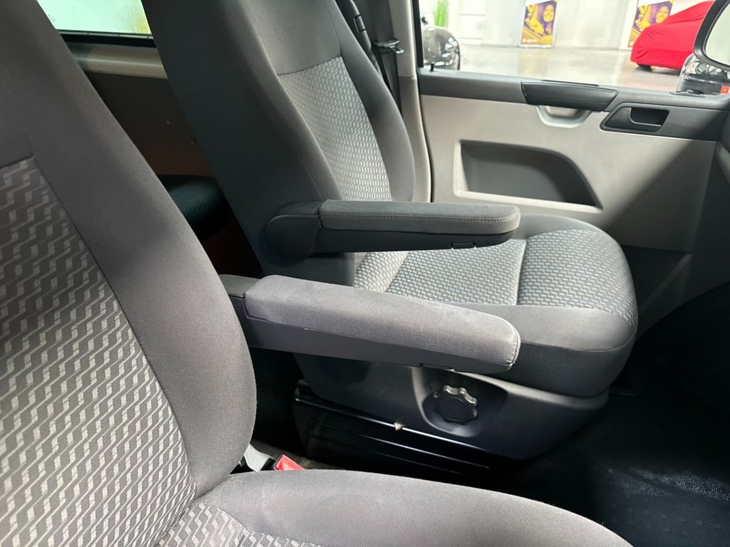 USED 2015 15 VOLKSWAGEN TRANSPORTER 2l d 138 BHP Window Van