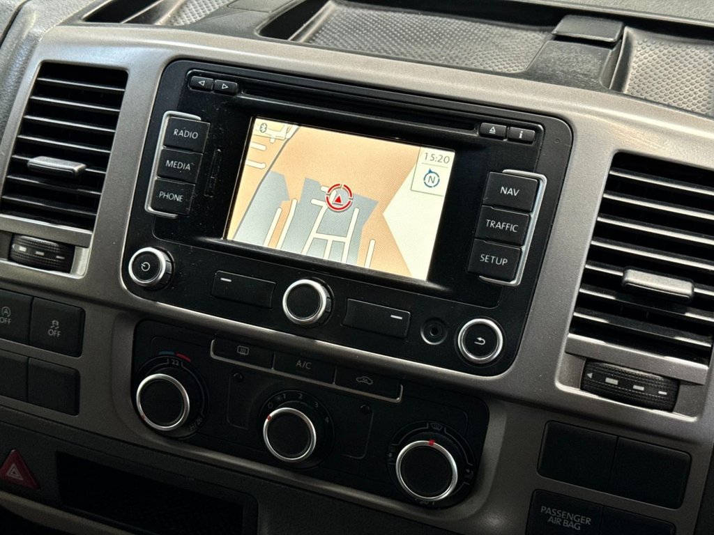 USED 2015 15 VOLKSWAGEN TRANSPORTER 2l d 138 BHP Window Van