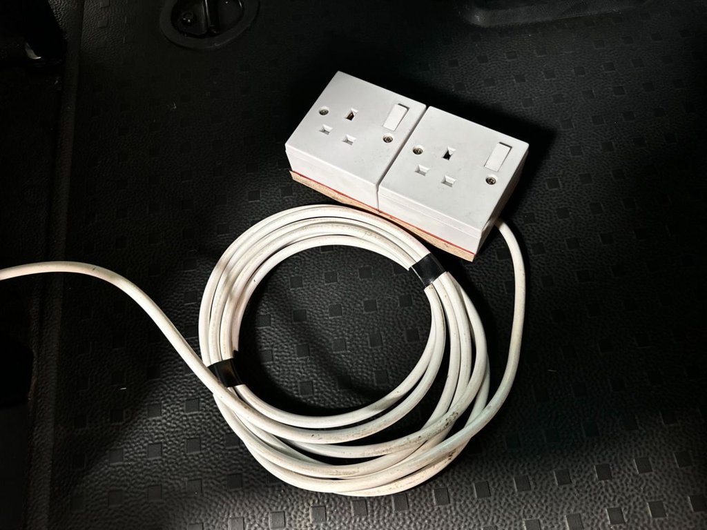 USED 2015 15 VOLKSWAGEN TRANSPORTER 2l d 138 BHP Window Van