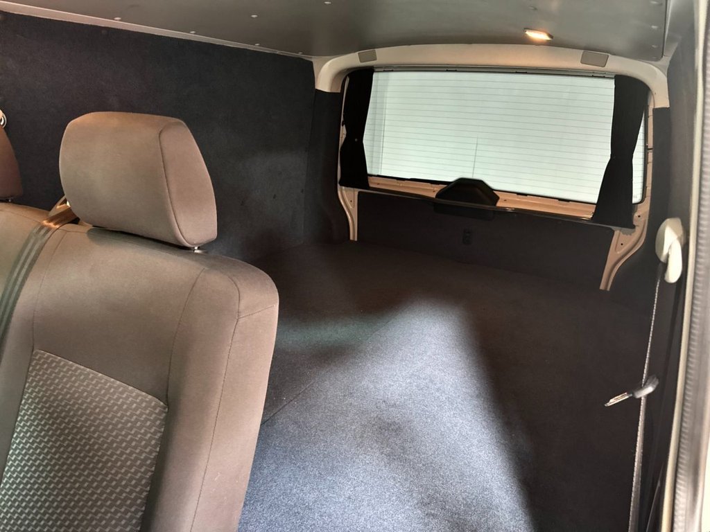 USED 2015 15 VOLKSWAGEN TRANSPORTER 2l d 138 BHP Window Van