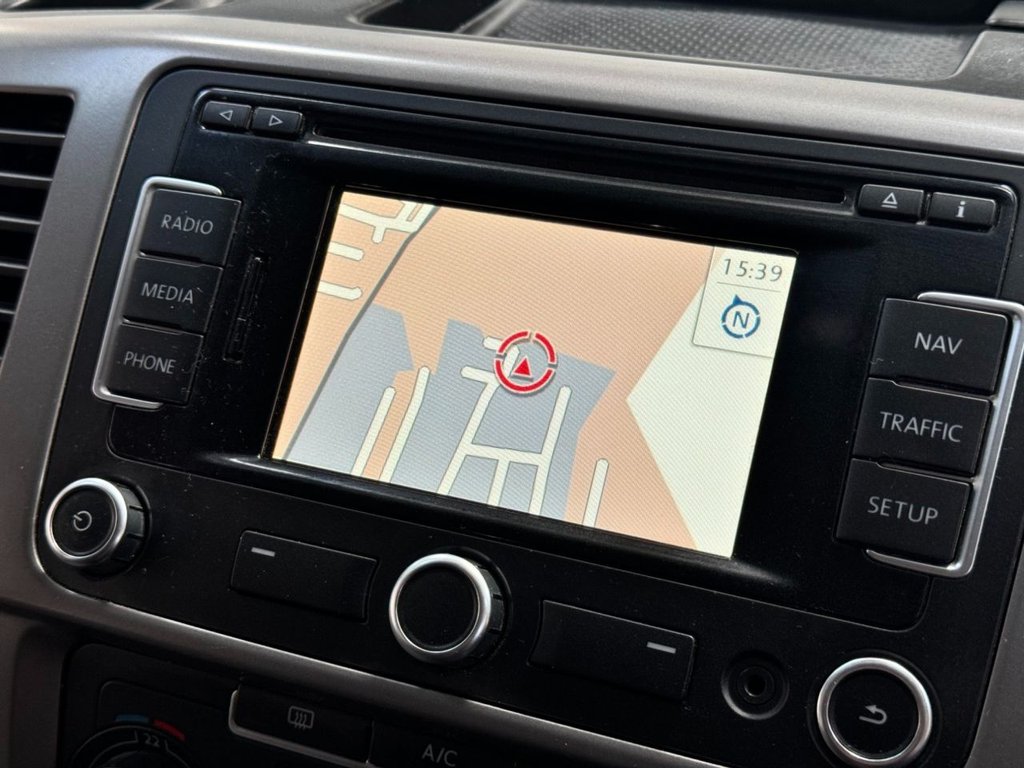 USED 2015 15 VOLKSWAGEN TRANSPORTER 2l d 138 BHP Window Van