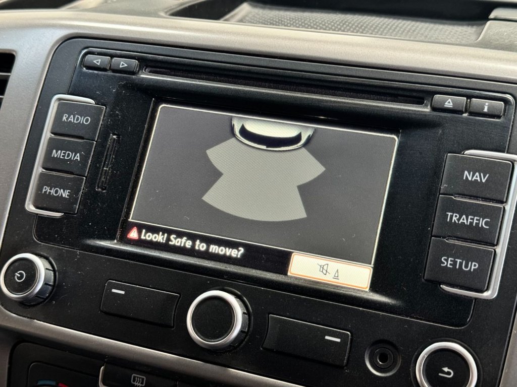 USED 2015 15 VOLKSWAGEN TRANSPORTER 2l d 138 BHP Window Van