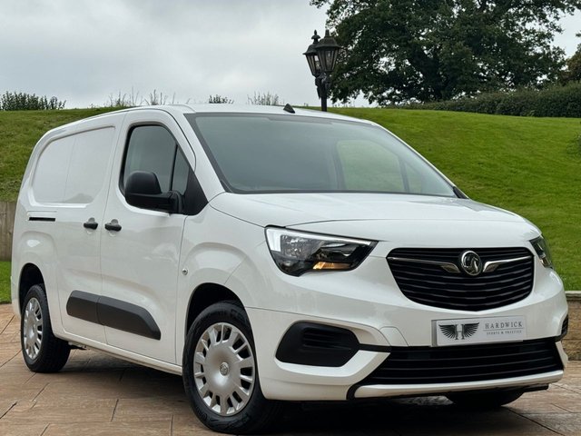 2020 70 Vauxhall Combo 1.5 L2H1 2300 SPORTIVE S/S 101 BHP