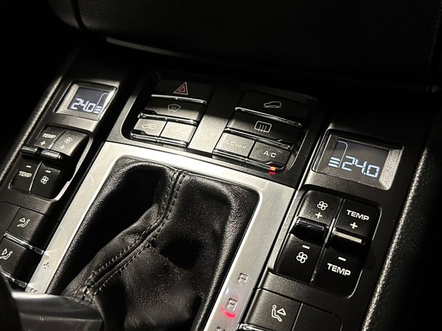 View our PORSCHE MACAN