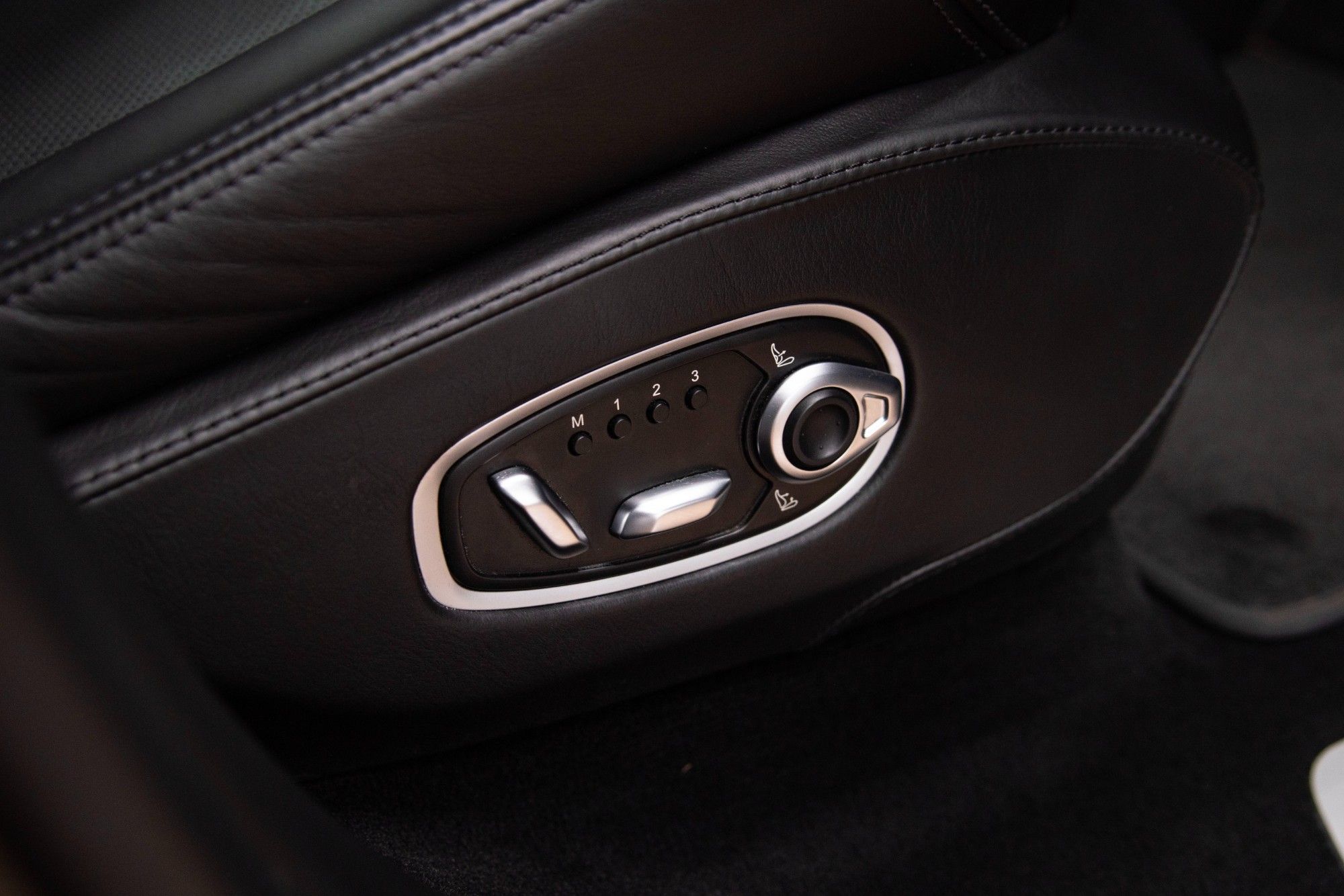 USED 2020 70 ASTON MARTIN DBX 4.0 V8 