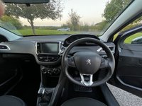 USED 2014 64 PEUGEOT 208 1.2 VTi PureTech Style Hatchback 3dr Petrol Manual Euro 5 (82 ps) 