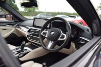USED 2022 72 BMW 5 SERIES 3.0 530d MHT M Sport Saloon 4dr Diesel Hybrid Steptronic xDrive Euro 6 (s/s) (286 ps) SUNROOF / M SPORT PRO / H & K