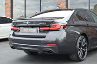 USED 2022 72 BMW 5 SERIES 3.0 530d MHT M Sport Saloon 4dr Diesel Hybrid Steptronic xDrive Euro 6 (s/s) (286 ps) SUNROOF / M SPORT PRO / H & K