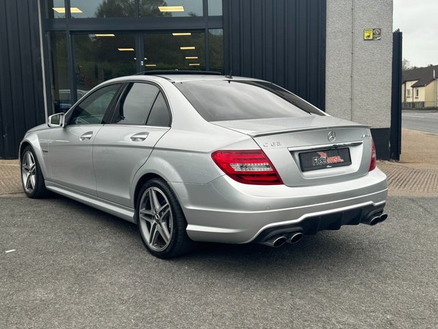 2013 MERCEDES-BENZ C-CLASS 6.3 C63 V8 AMG Saloon 4dr Petrol SpdS MCT Euro 5 (457 ps) - Photo 4