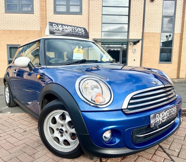 2011 61 MINI Hatch 1.6 Cooper Hatchback 3dr Petrol Steptronic Euro 5 (122 ps)