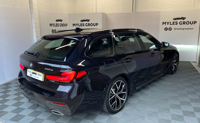 2021 BMW 5 SERIES - Photo 3