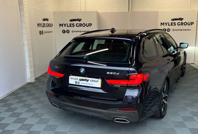 2021 BMW 5 SERIES - Photo 4