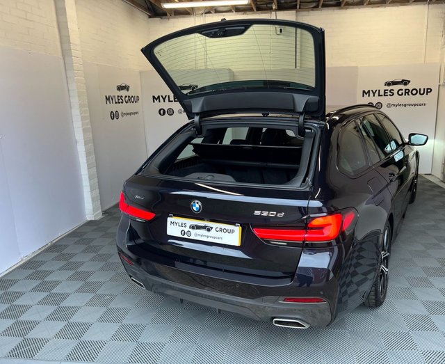 2021 BMW 5 SERIES - Photo 6