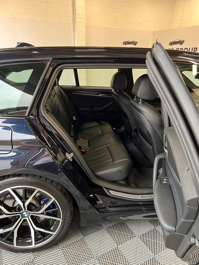 2021 BMW 5 SERIES - Photo 8