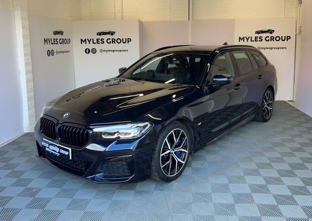 2021 BMW 5 SERIES - Photo 2