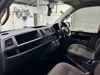 USED 2018 68 VOLKSWAGEN TRANSPORTER SHUTTLE 2.0 TDI SE Minibus Double Cab 5dr Diesel Manual FWD SWB Euro 6 (s/s) (102 ps) 8 SEATS+BLUETOOTH+PARKASSIST