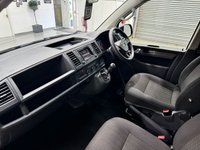 USED 2018 68 VOLKSWAGEN TRANSPORTER SHUTTLE 2.0 TDI SE Minibus Double Cab 5dr Diesel Manual FWD SWB Euro 6 (s/s) (102 ps) 8 SEATS+BLUETOOTH+PARKASSIST