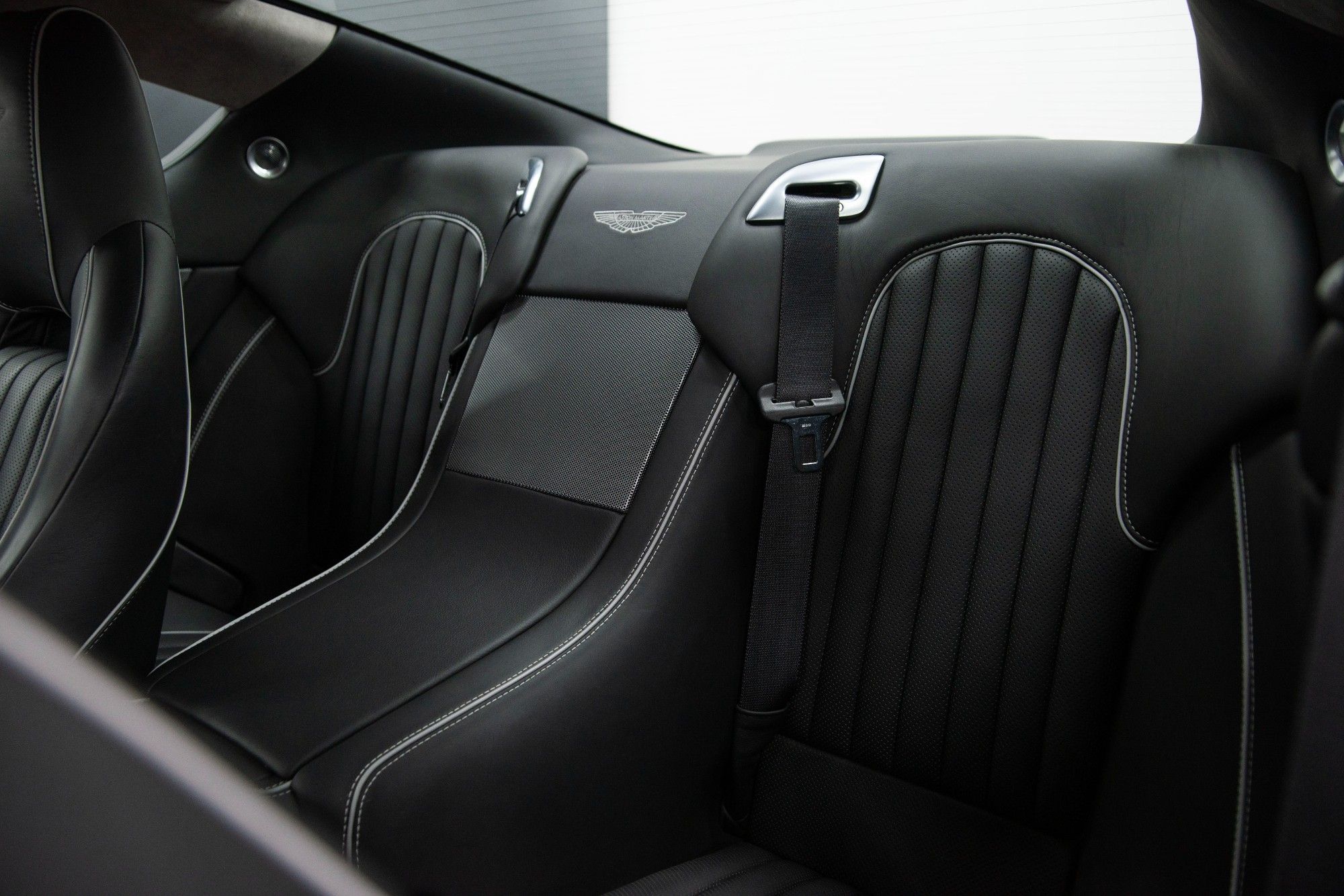 USED 2016 09 ASTON MARTIN DB9 5.9 V12  