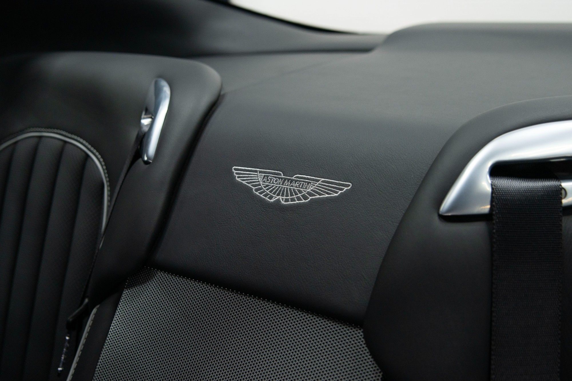 USED 2016 09 ASTON MARTIN DB9 5.9 V12  