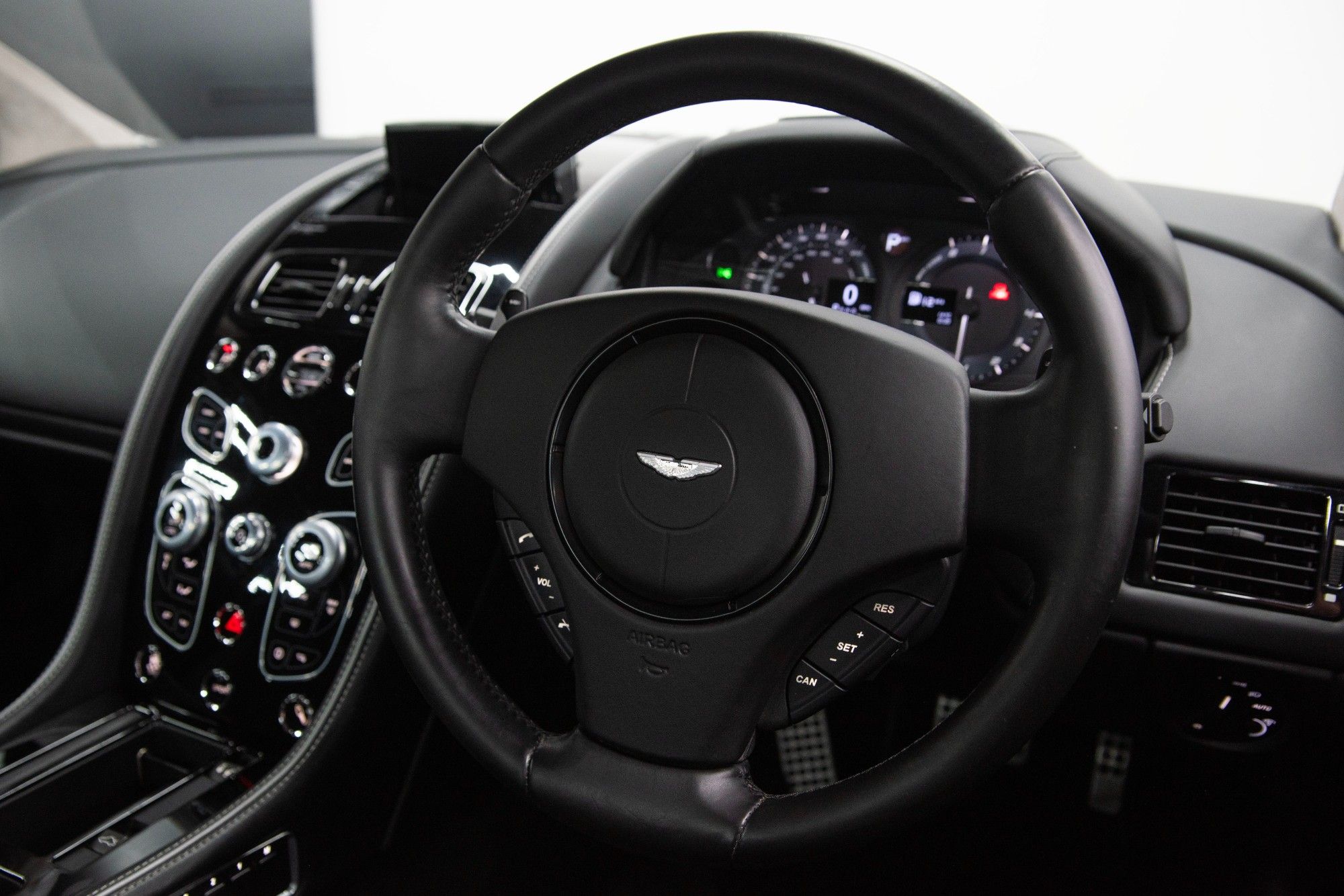 USED 2016 09 ASTON MARTIN DB9 5.9 V12  