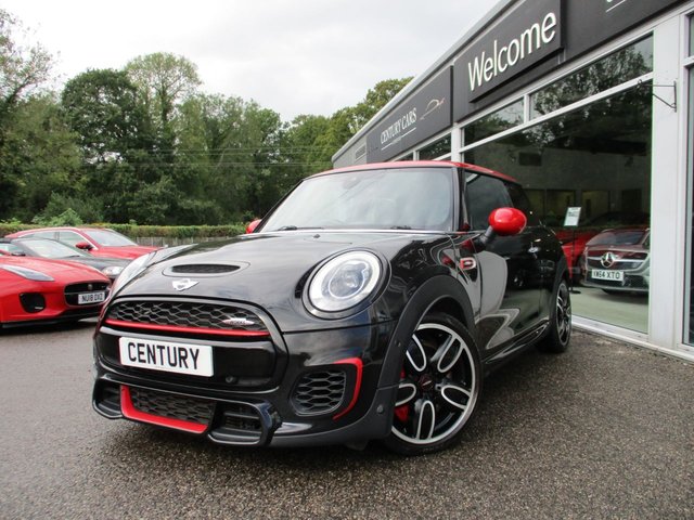 2015 15 MINI Hatch John Cooper Works 2.0 JOHN COOPER WORKS 3d 228 BHP